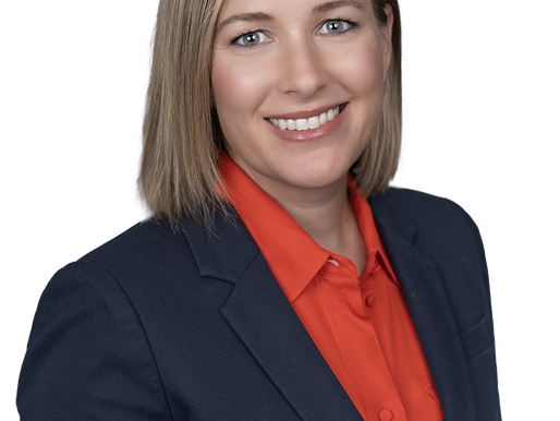 📸 Elevate Your Professional Image: The Perfect Time for New Headshots is Now!