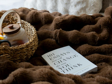 Title: Everything You Need to Know About Minky Fabric: The Soft, Versatile Fabric for Every Project