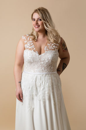 Plus Size Brautkled Berlin kaufen._edited.jpg