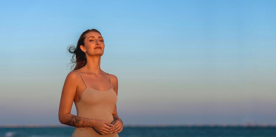 Sara Carré Coach Energéticienne banière Guérir et (s')aimer.jpeg