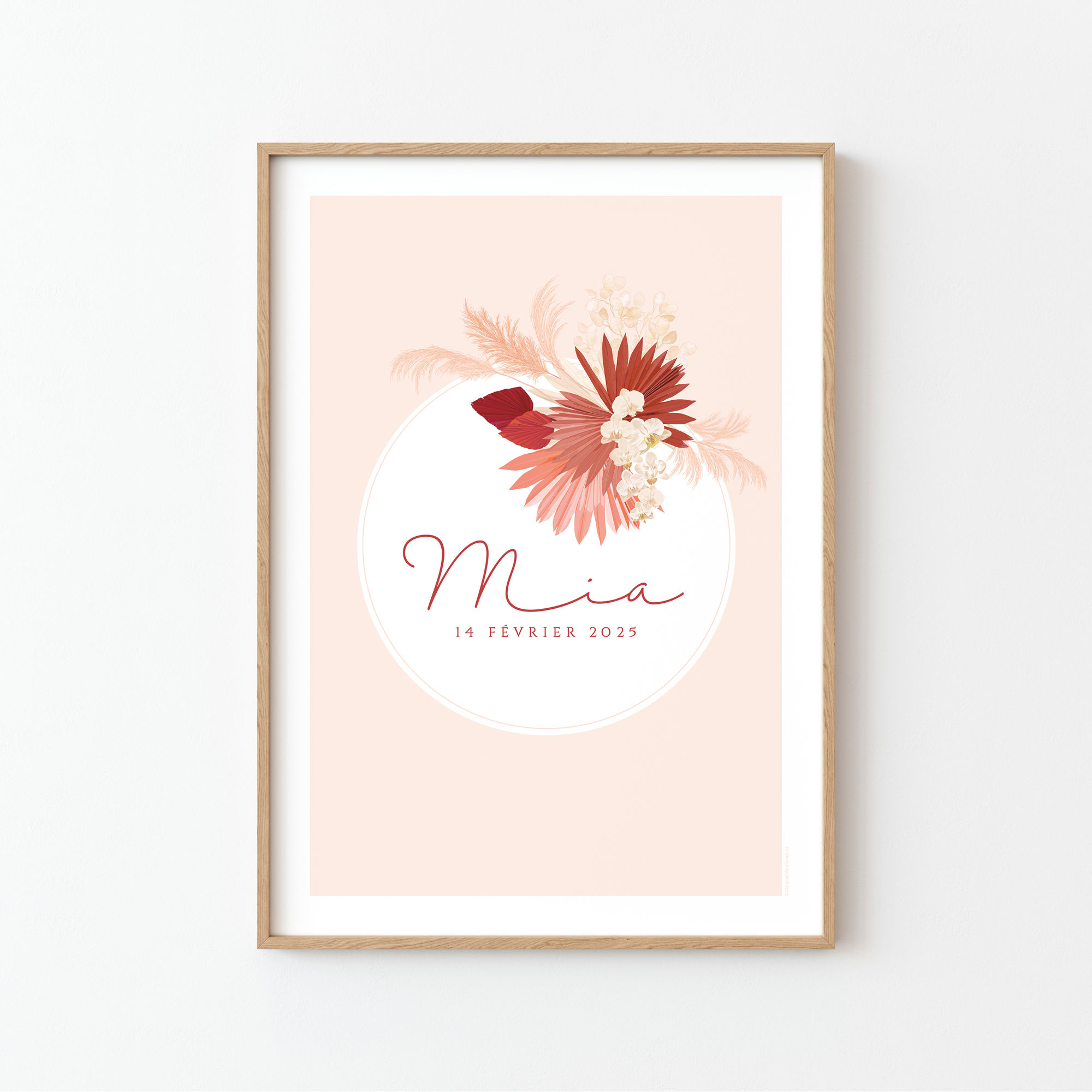 affiche naissance personnalisée avec fleurs séchées rouges sur fond pastel, cadre bois