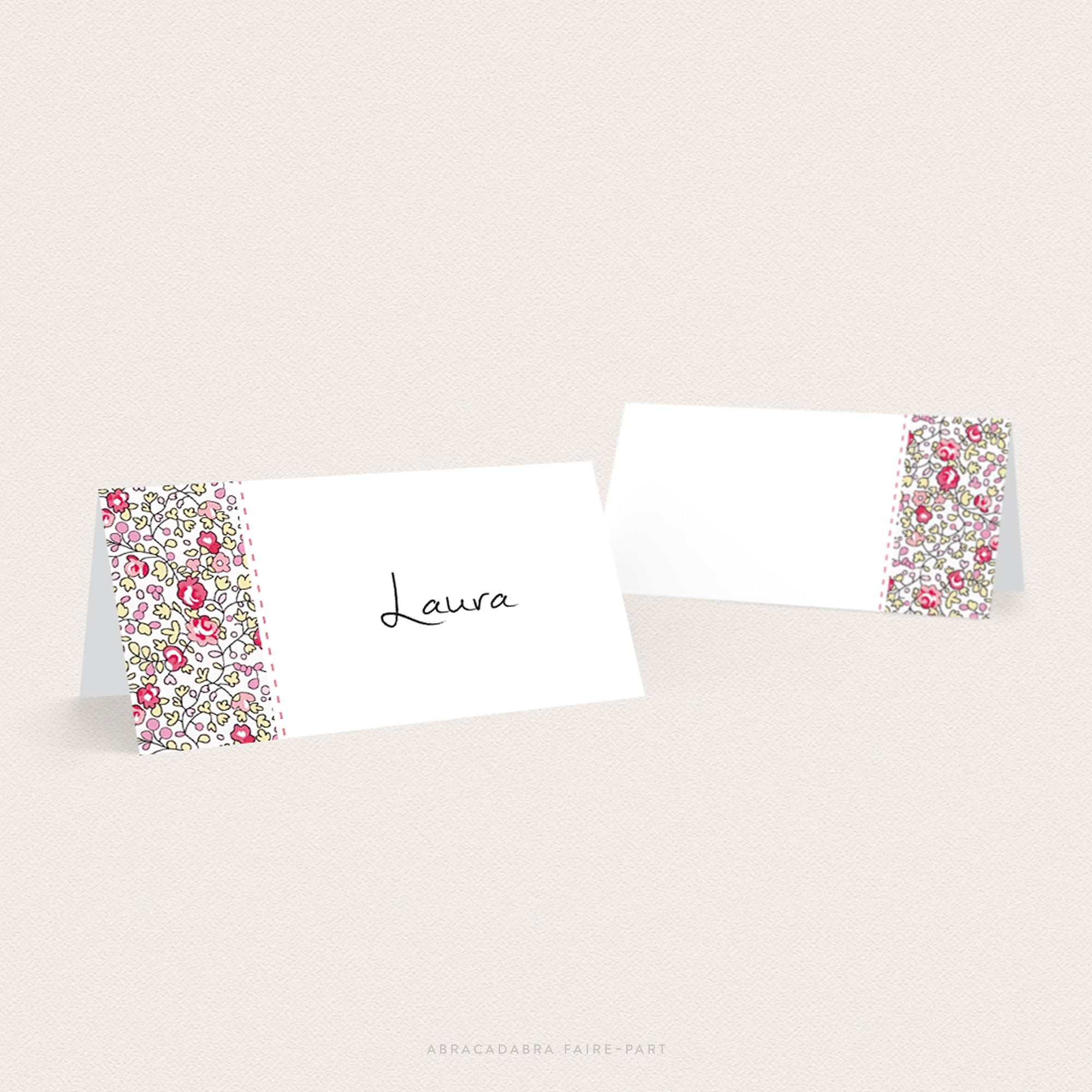 marque-place pour baptême avec motif liberty éloïse rose, vue face