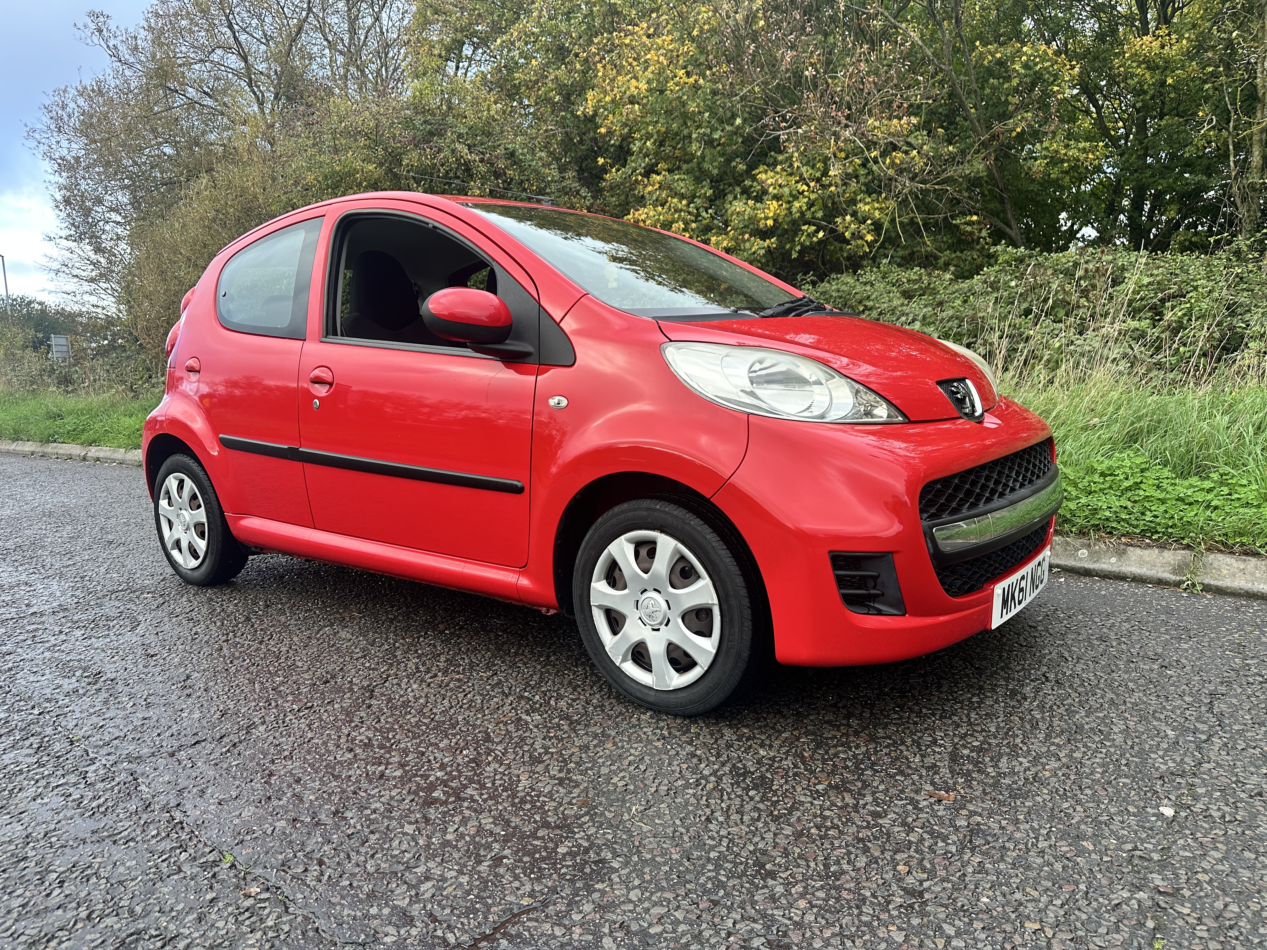 2011 Peugeot 107 thumbnail 2