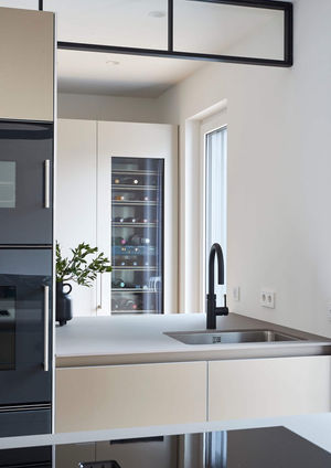 bulthaup-in-Winterhude_b3_Alu-Sandbeige_Graphit_Keramik_Gaggenau_Fotos-by-Voker-Renner-5-800x1200