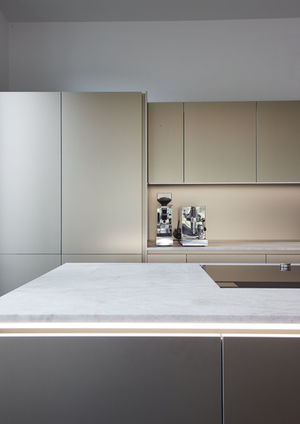 Eggersmann_esign_Aluminium-eloxiert_Bronze-hell-10-scaled-2