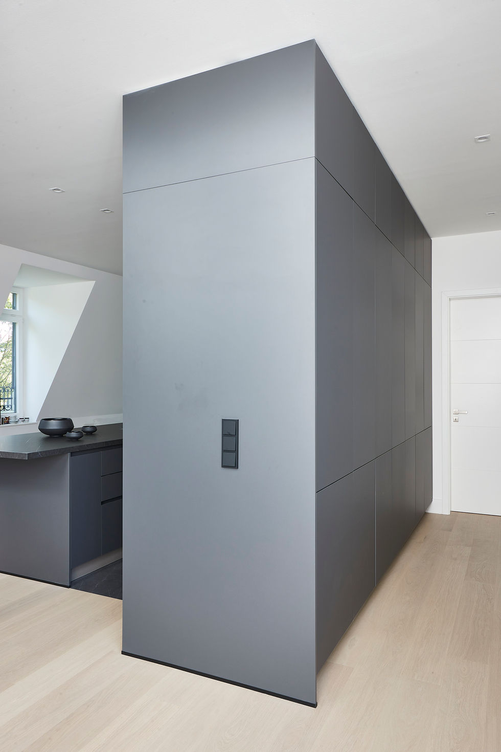 Wir gestalten Raumkonzepte, die über das Übliche hinausgehen. Küchenatelier Hamburg. Wir gestalten hochwertige Küchen.