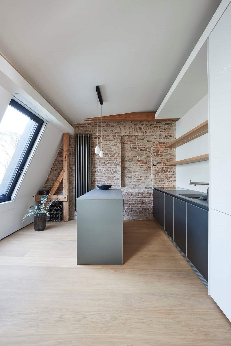230316_bulthaup_in_Winterhude_Eichenstrasse_b3_Aluminium_Grau-1-800x1200