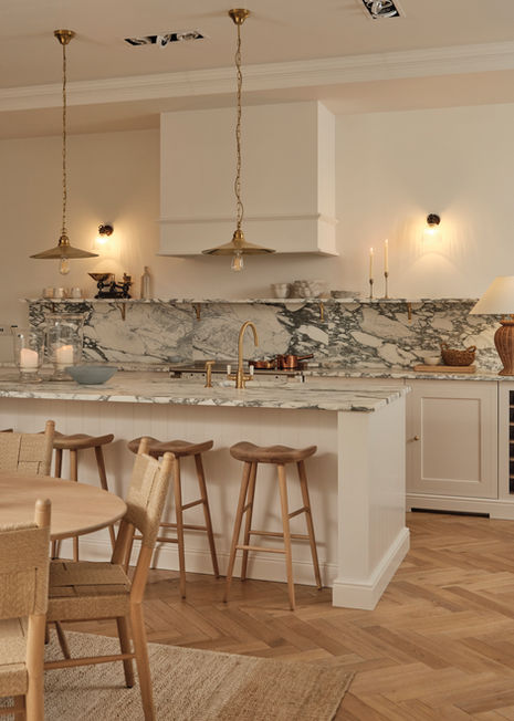 Die Küchenkollektion Suffolk, Chichester und Henley, von Neptune Home Berlin, vereint englischen Landhausstil mit moderner Funktionalität. Jetzt entdecken.
