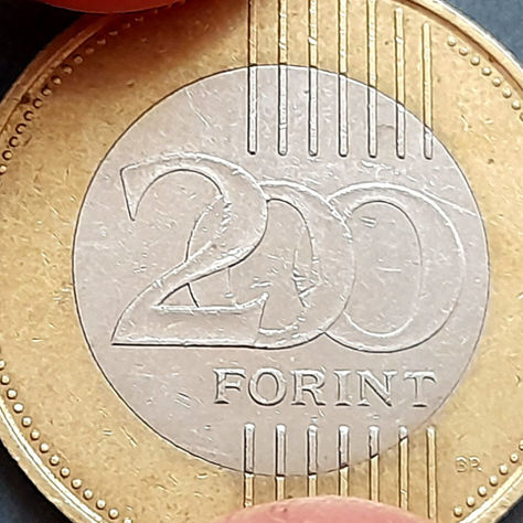 Kijöttek a számok: az átlag magyar 250 forintot tett félre, ami több, mint gondoltuk