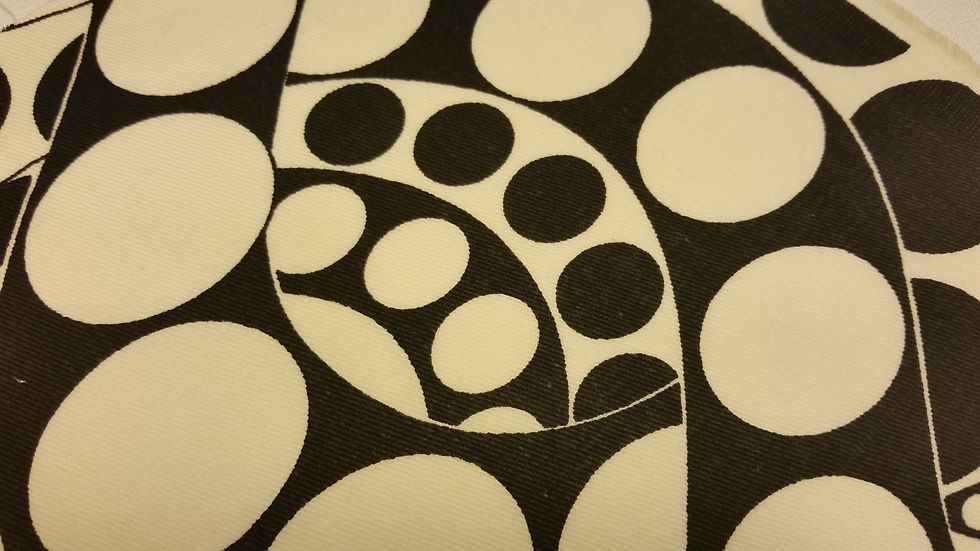 Circling Onyx: