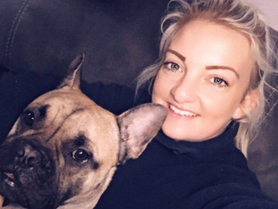 Amber joins Stacey and Tracy at Doggie Holiday Homes