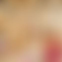 κορίτσι που σηκώνει το χέρι του στην τάξη