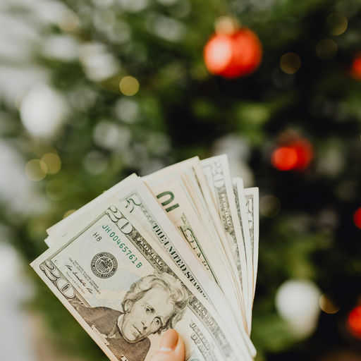 No Cash Flow? No Problem. Payro Has You Covered This Holiday Season