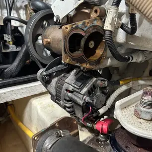Volvo Penta IPS 600 impeller replacement in a tight engine compartment without removing the raw water pump