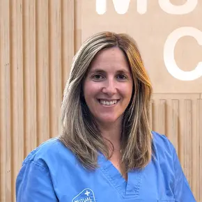 Terapeuta do Centro Médico do Exercício e Reabilitação e Centro de Saúde da Mulher.