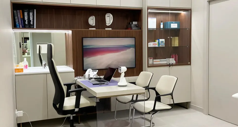 Gabinete para consultas de medicina Dermatologica da Mutual Clinic Braga