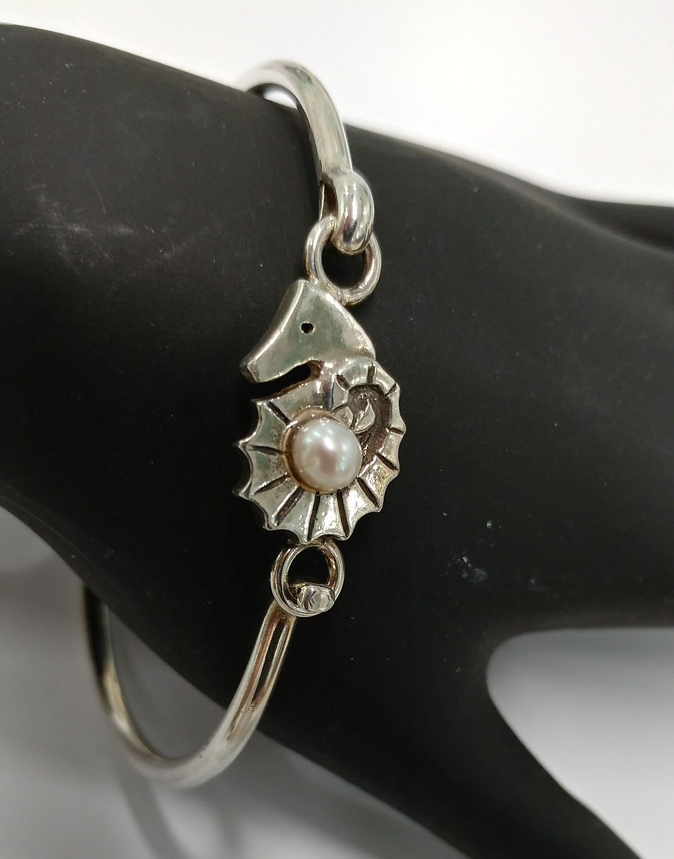 Small Seahorse Hook Bracelet