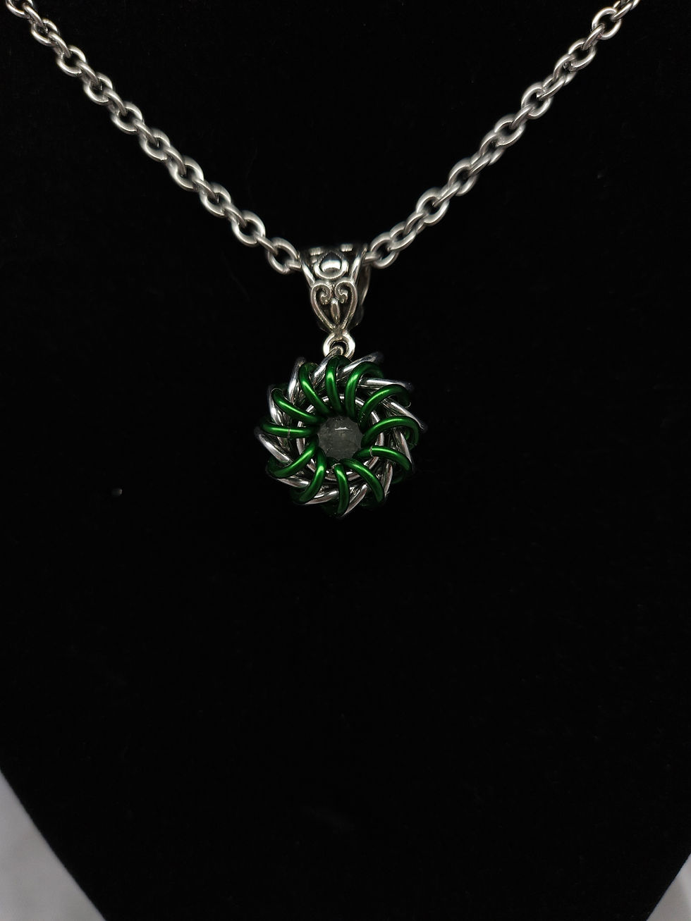 Miniatura: Captured Bead Whirlybird Chainmaille Necklace
