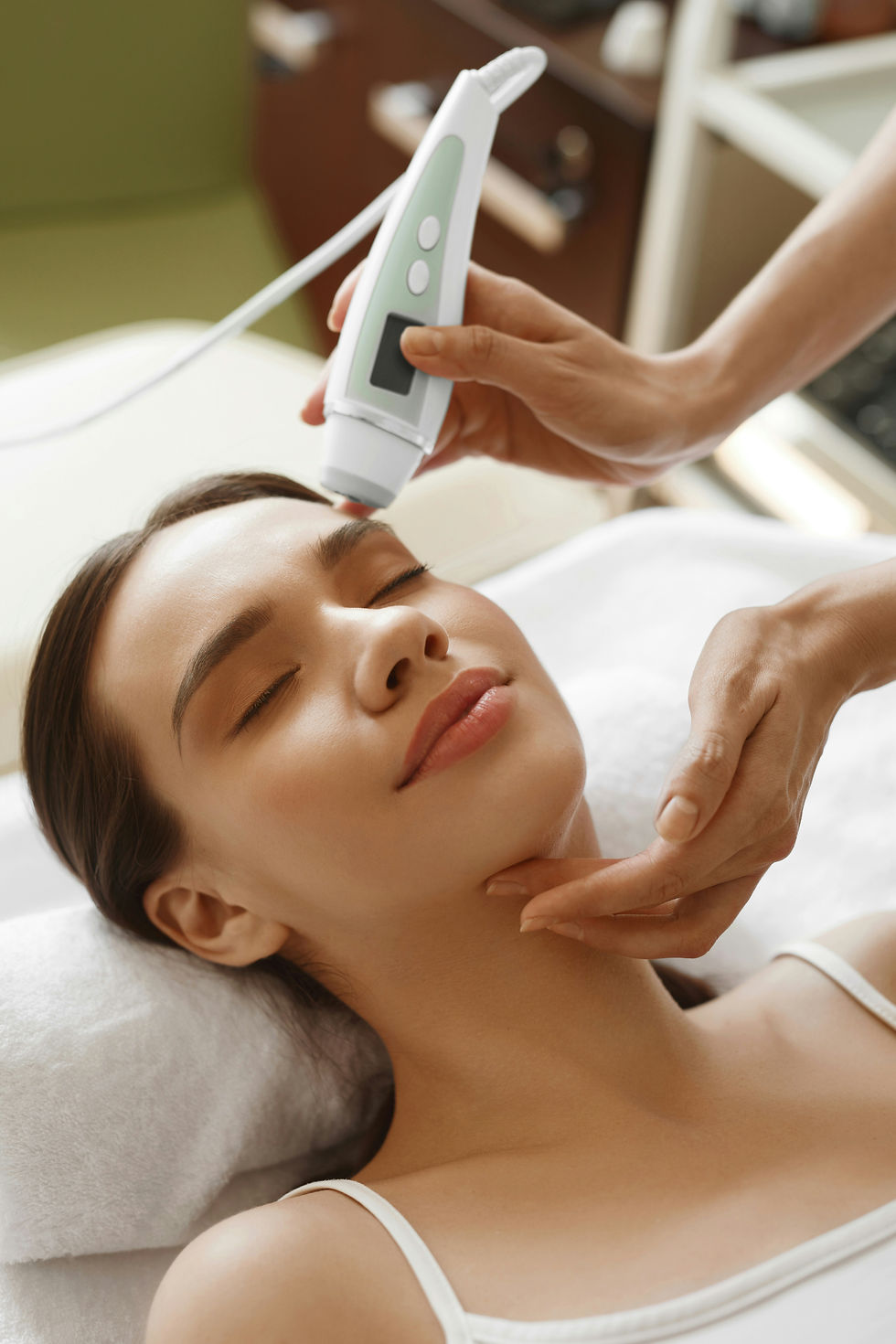 pexels-ron-lach-8625552 1