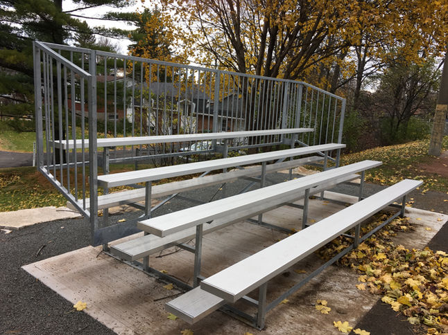 Outdoor aluminium bleachers