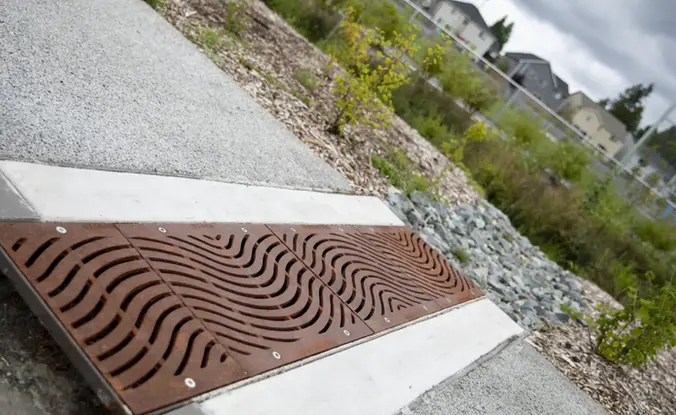 Urban Accessories - Title Wave drain cover