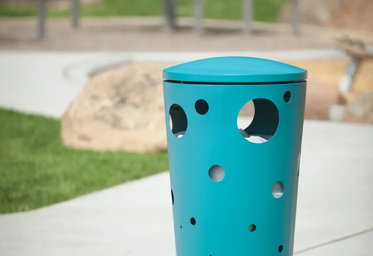 Mobilier urbain: Poubelle extérieure commerciale en acier Swissbin d'mmcité