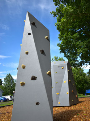 Outdoor Gym: Rock Outdoor rock climbing boulder - St. Cleophas de Brandon (Lanaudiere)