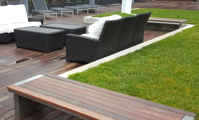 Mobilier urbain canadien Hauser - Banc Ridgewood en aluminium