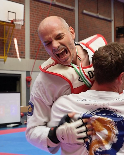 taekwondo-erwachsene-wettkampf-koeln-patrick-gold.jpg
