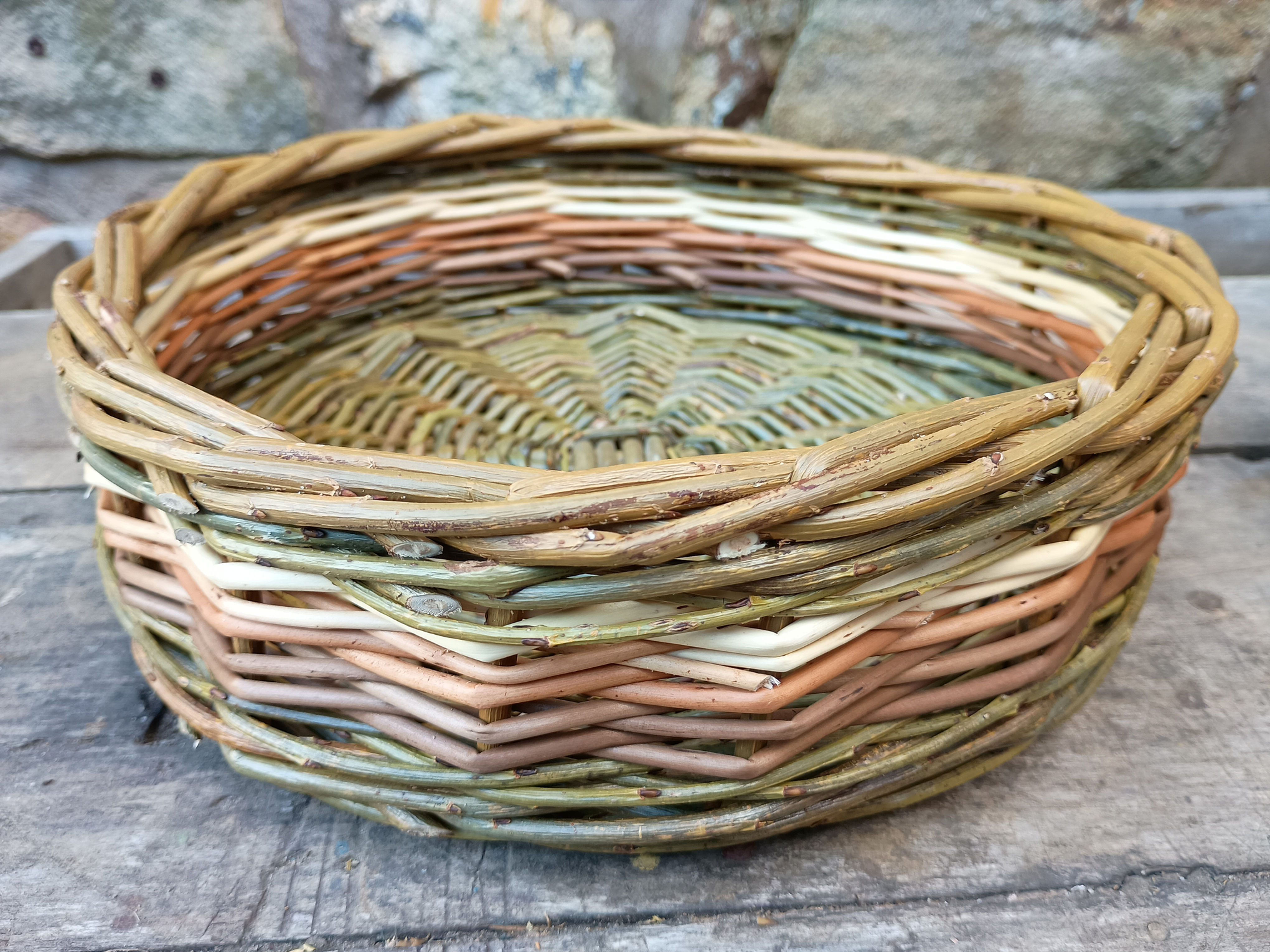 Fruit bowl with ombre willow design