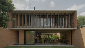 Casa NoFe de Equipo de Arquitectura en Luque, Paraguay