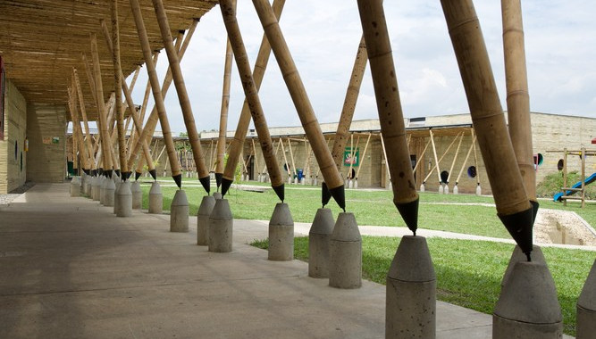 Centro de Desarrollo Infantil El Guadual de los arquitectos Daniel Joseph Feldman Mowerman + Iván Darío Quiñones Sánchez, articulo escrito en la revista focus latinoamerica por el arquitecto pablo cesar vazquez pompa. 