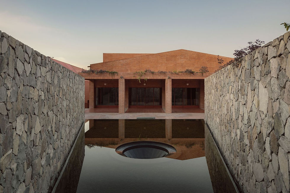 Centro para la Cultura y las Artes de la Ribera de ATELIER ARS en Ajijic, Jalisco, México. Artículo en Revista FOCUS Latinoamérica sobre arquitectura mexicana, arquitectura cultural, barro regional, Lago de Chapala y architecture.