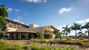 Un Hospital que te Transmite Paz y Calma | Hospital Central The Serena del Mar de Safdie Architects