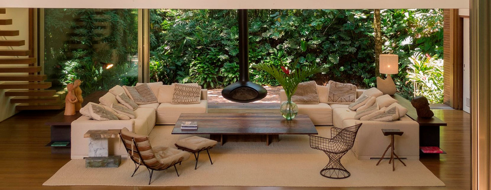 Casa Iporanga de Studio Arthur Casas en Iporanga, Brasil. Artículo en Revista FOCUS Latinoamérica sobre arquitectura brasileña, Bosque Atlántico, vivienda contemporánea, madera cumaru y architecture.