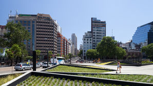 Naturaleza Irregular | Plaza Catalina de Adamo Faiden en Argentina