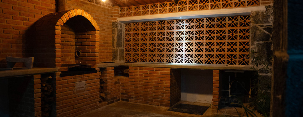 Casa Macuili de Talhia Ximena Peña Romero en Jesús María Comalapa, Quimixtlán, Puebla, México. Artículo en Revista FOCUS Latinoamérica sobre arquitectura mexicana, vivienda de retiro, paisaje cafetalero, materiales locales y architecture.