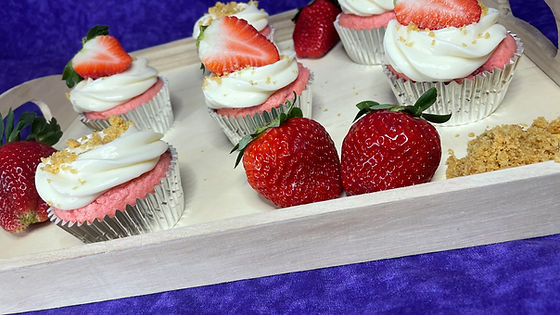 Strawberry Cheesecake Cupcakes 12ct