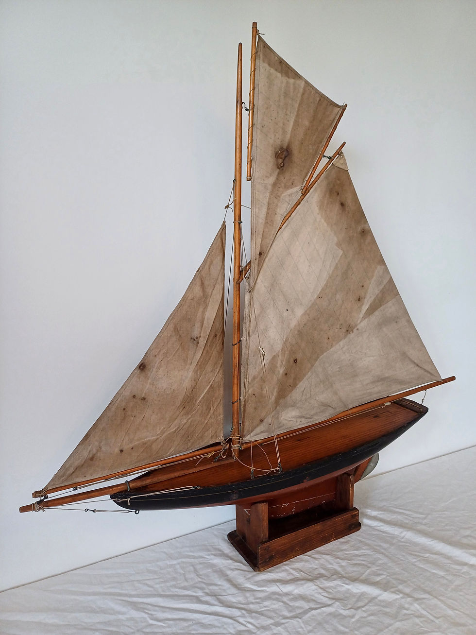 Thumbnail: bassett lowke britannia pond yacht antiques vintage boat model