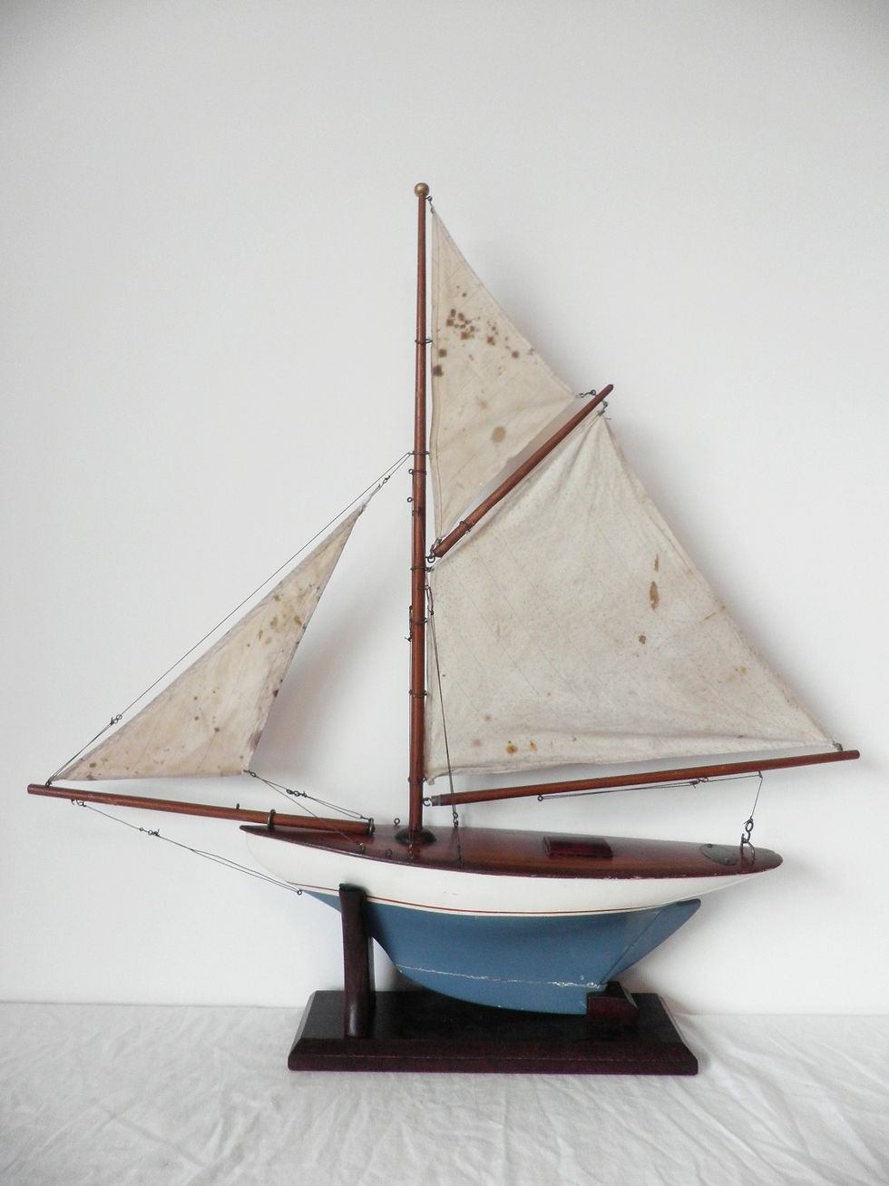 Thumbnail: Clyde Model dockyard pond yacht