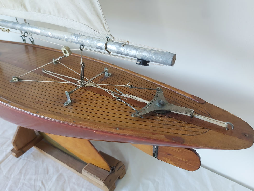 Thumbnail: Bassett Lowke Alexander pond yacht
