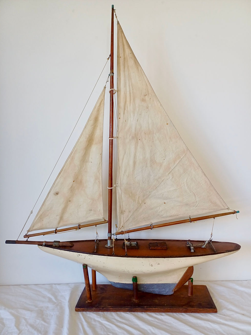 Alexander pond yacht antiques vintage model boat