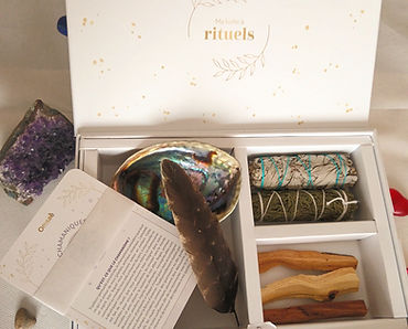 COFFRET RITUELS CHAMANIQUES_edited.jpg