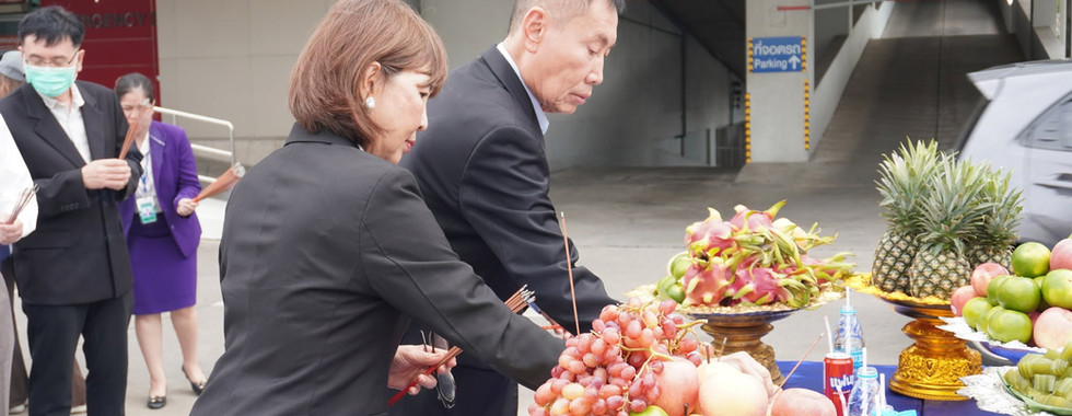 โรงพยาบาลนวมินทร์ 9 จัดพิธีสักการะศาลพระพรหม ประจำปี 2569
