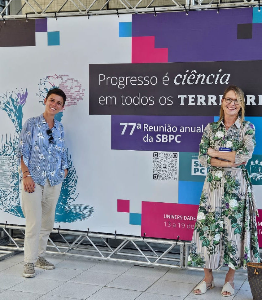 Nossa diretora executiva Eduarda Centeno e nossa coordenadora Carmen Penido.