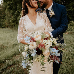 Bride and groom at sunset in Monferrato