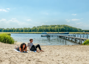 Sandstrand am Ufer.webp