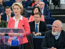 Los agricultores exigen explicaciones a Bruselas por los pagos al ecologismo radical