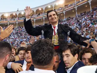 Morante de la Puebla: la historia se escribe a hombros