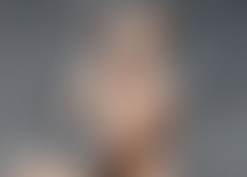 Miley Cyrus lo cumple: se desnuda en concierto